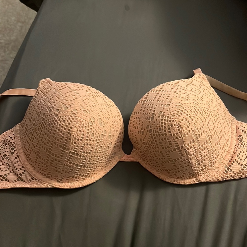 Victoria Secret PushUp Lace and peach/nude bra 38D